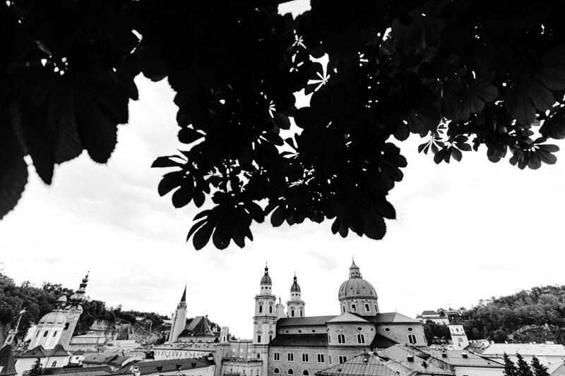 Wedding photography portfolio in Italy: Large church with high domes