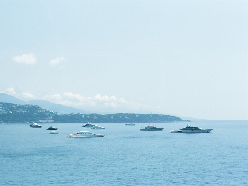 Wedding photography portfolio in Italy: Large expensive yachts at sea at the pier