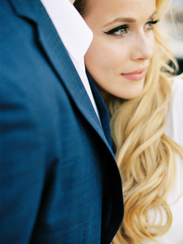 Wedding photography portfolio in Italy: Portrait of a bride who looks into the distance