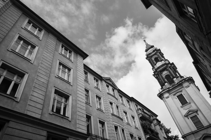 Wedding photography portfolio in Italy: Interesting city architecture with large towers