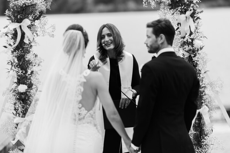 Wedding photography portfolio in Italy: Ceremonies the master met the bride and groom at the altar and holds a wedding ceremony