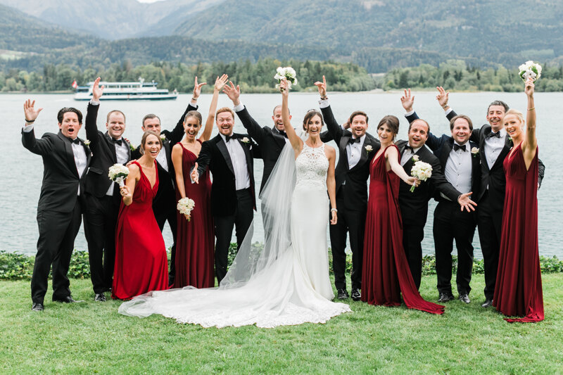 Wedding photography portfolio in Italy: Photo of the bride and groom with their friends after the wedding ceremony